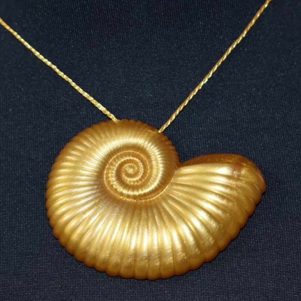 Disney Live Action Film Movie The Little Mermaid Ursula Vanessa Plastic Necklace - Picture 5 of 11